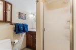 Guest Bath en suite
